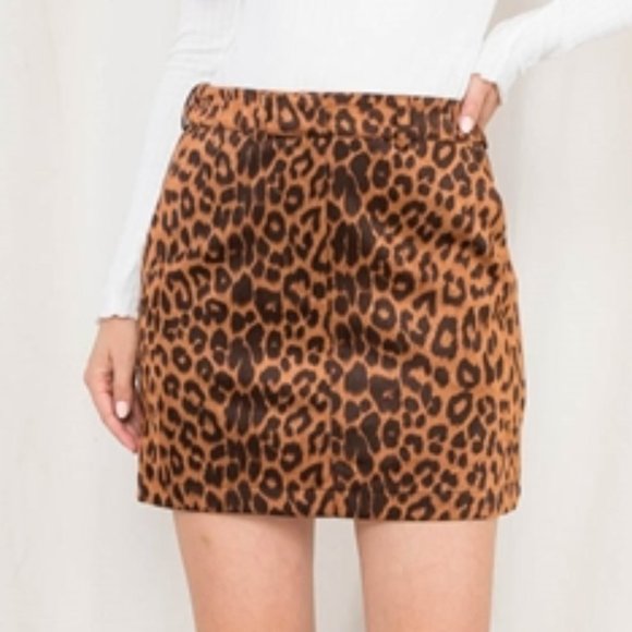 Sexy Little Leopard Print Mini Skirt - Picture 6 of 8